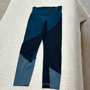 Lululemon Wunder under special edition leggings.  7/8 lengthy.